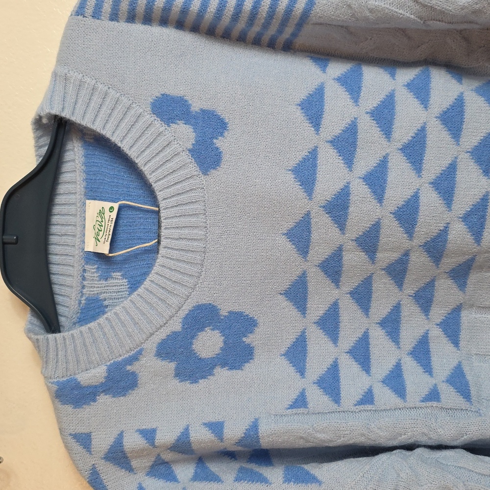 Newme Blue Crew Neck Sweater Size Large Floral Geometric Knit New - Picture 4 of 13